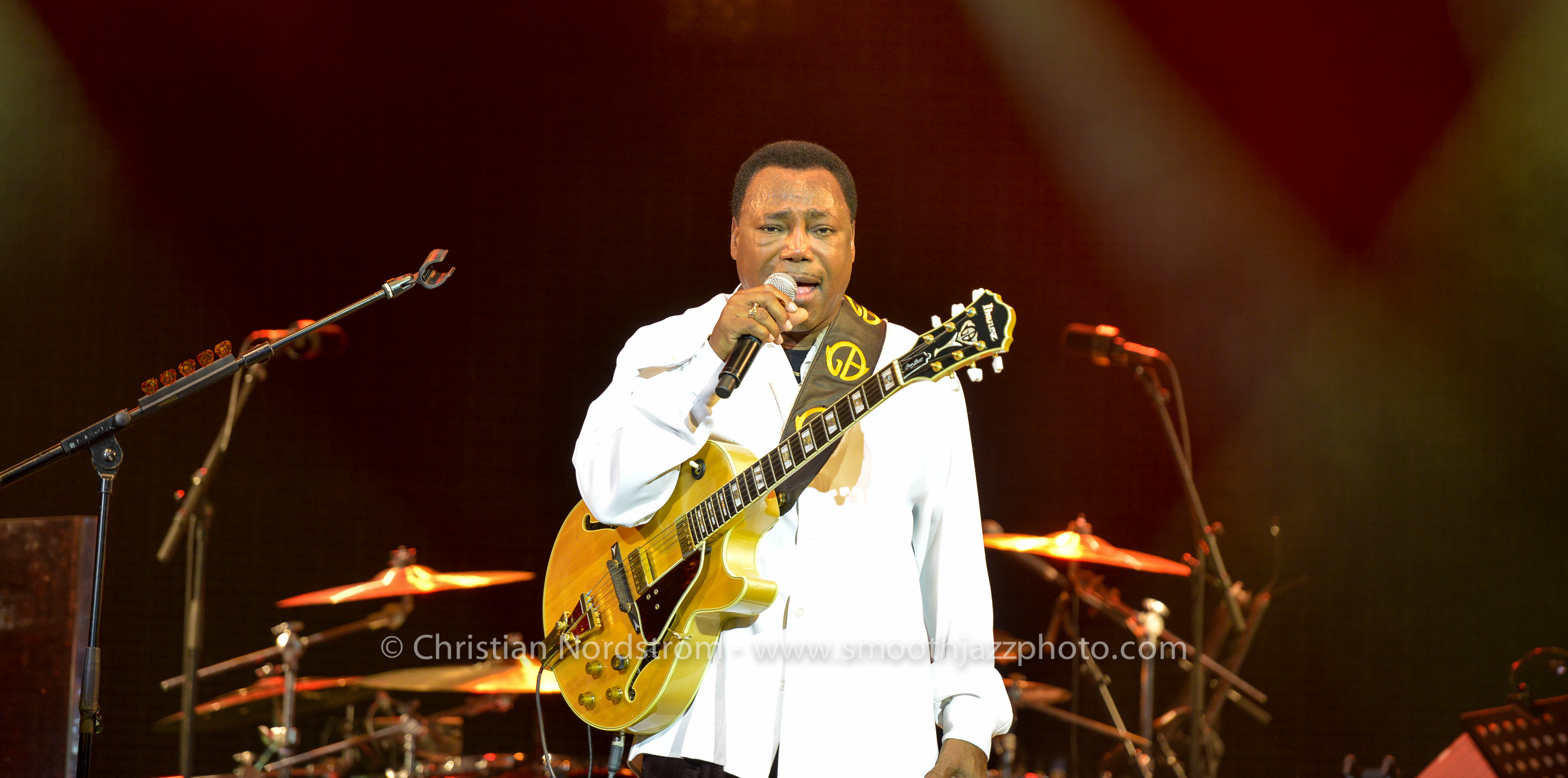 GeorgeBensonMunich2013 46