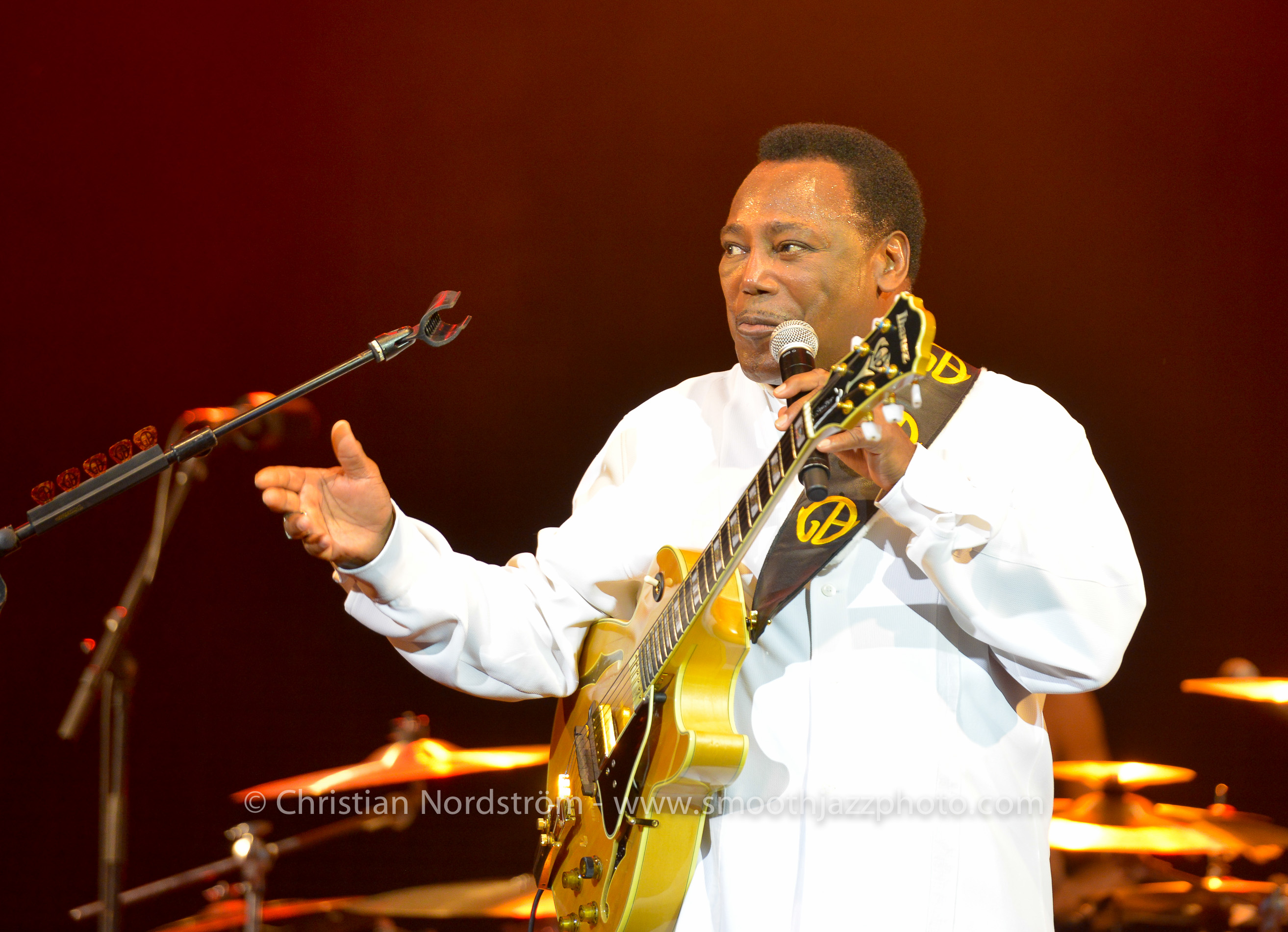 GeorgeBensonMunich2013 47