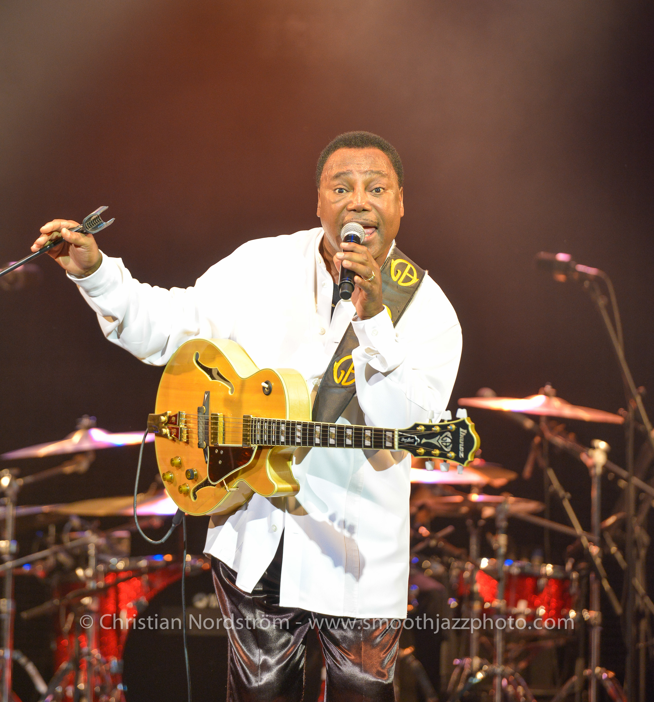 GeorgeBensonMunich2013 54