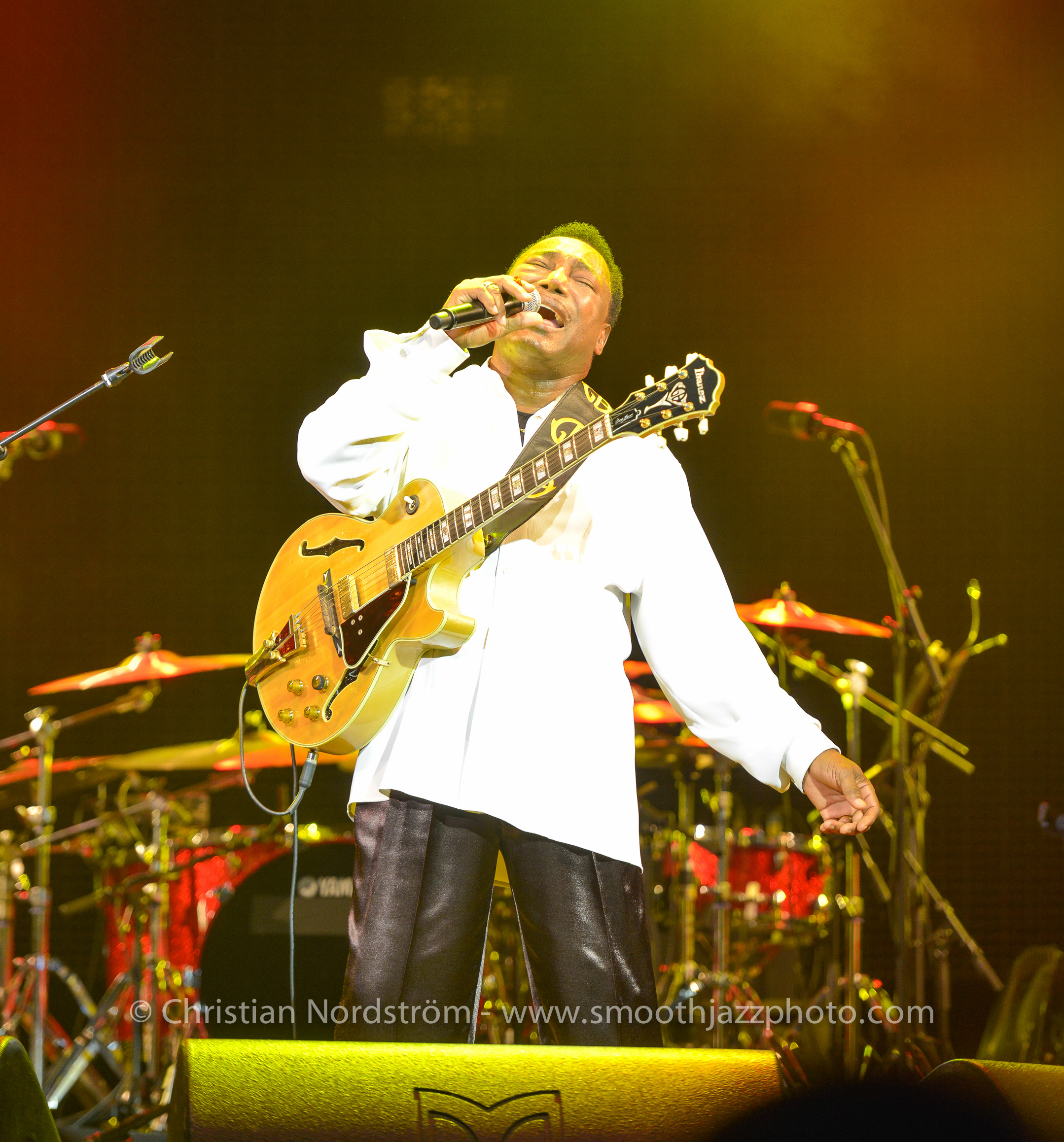 GeorgeBensonMunich2013 56