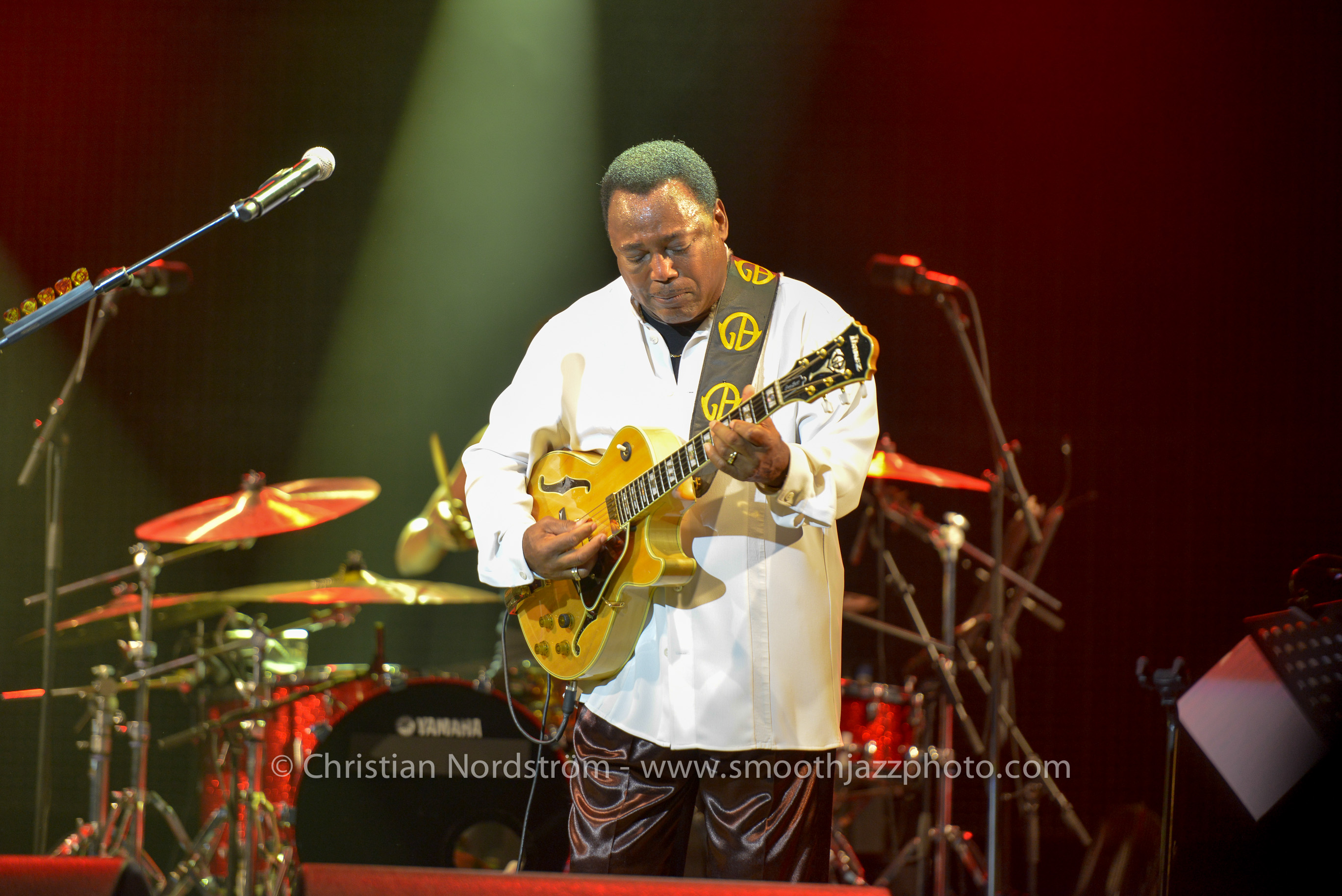 GeorgeBensonMunich2013 59