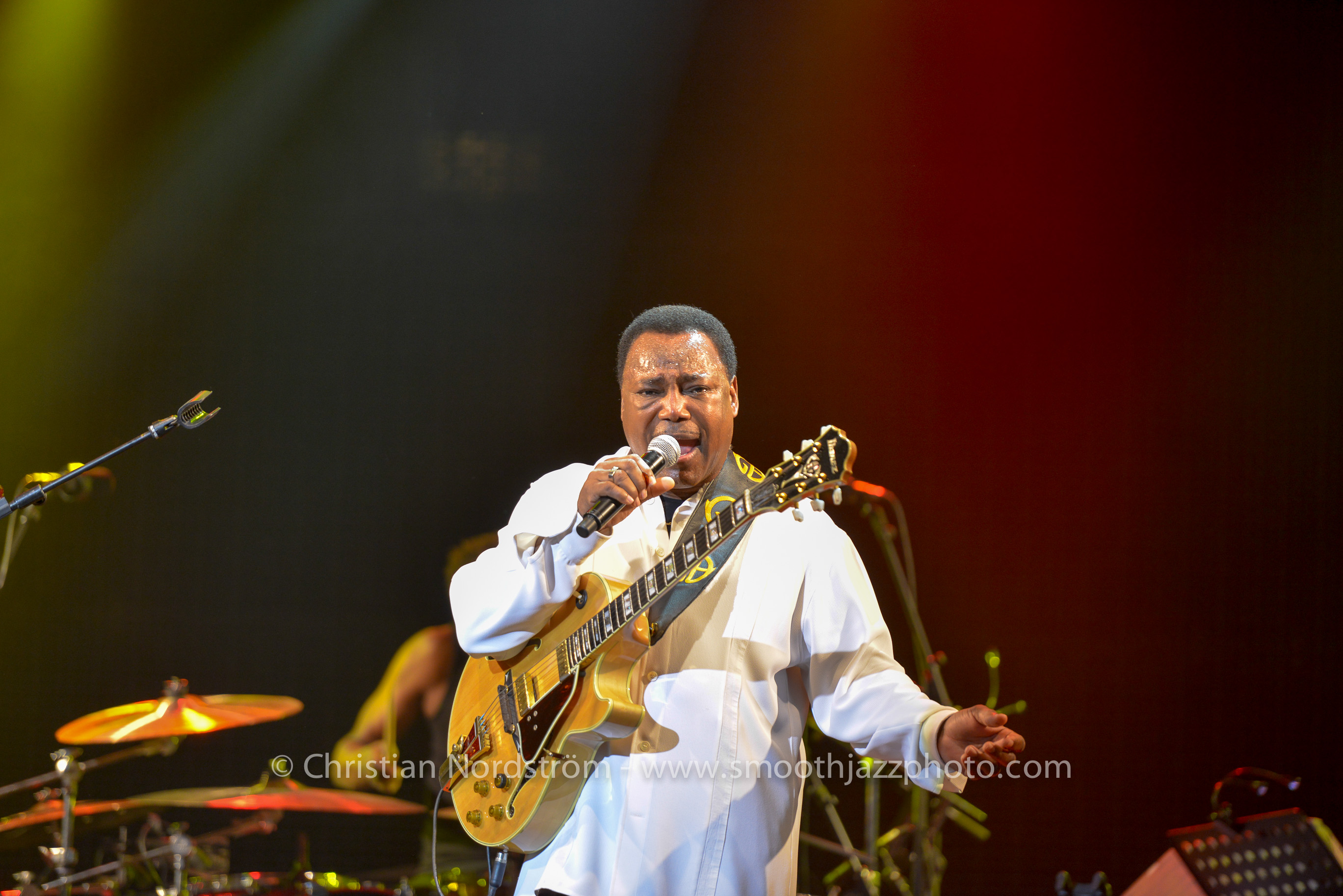 GeorgeBensonMunich2013 65