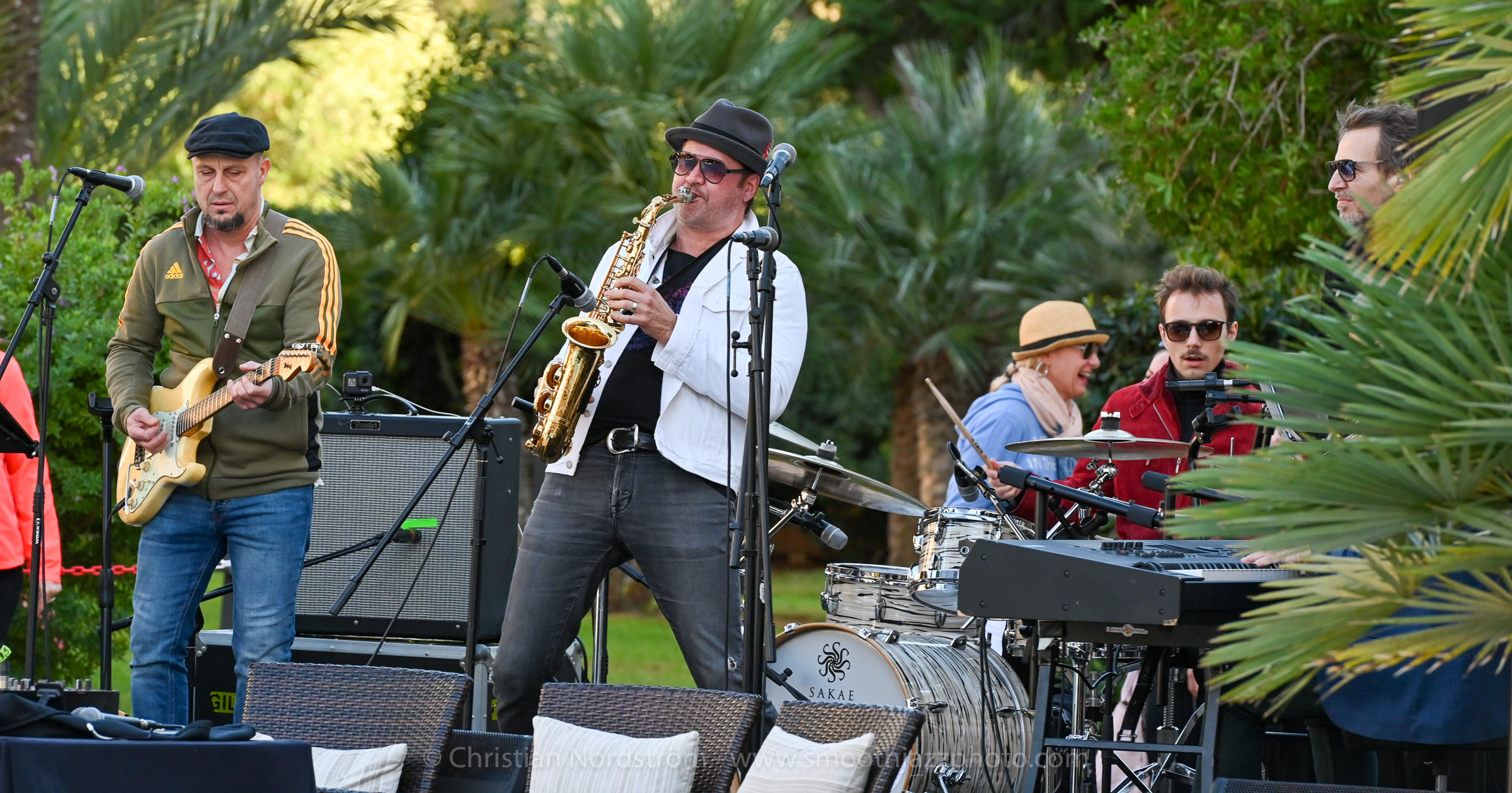 SJM2022 11 04 CoolbythePool 010