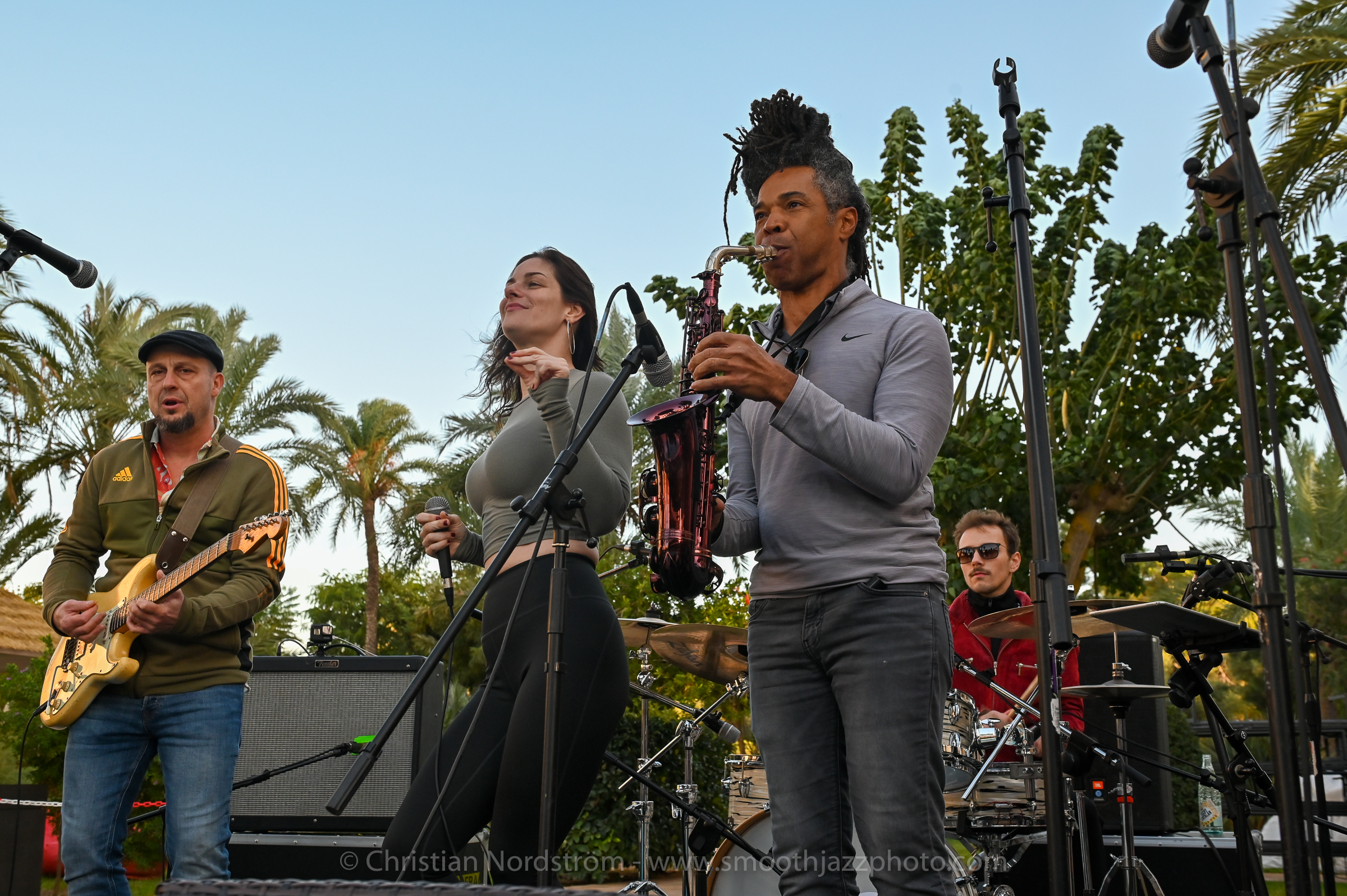 SJM2022 11 04 CoolbythePool 024