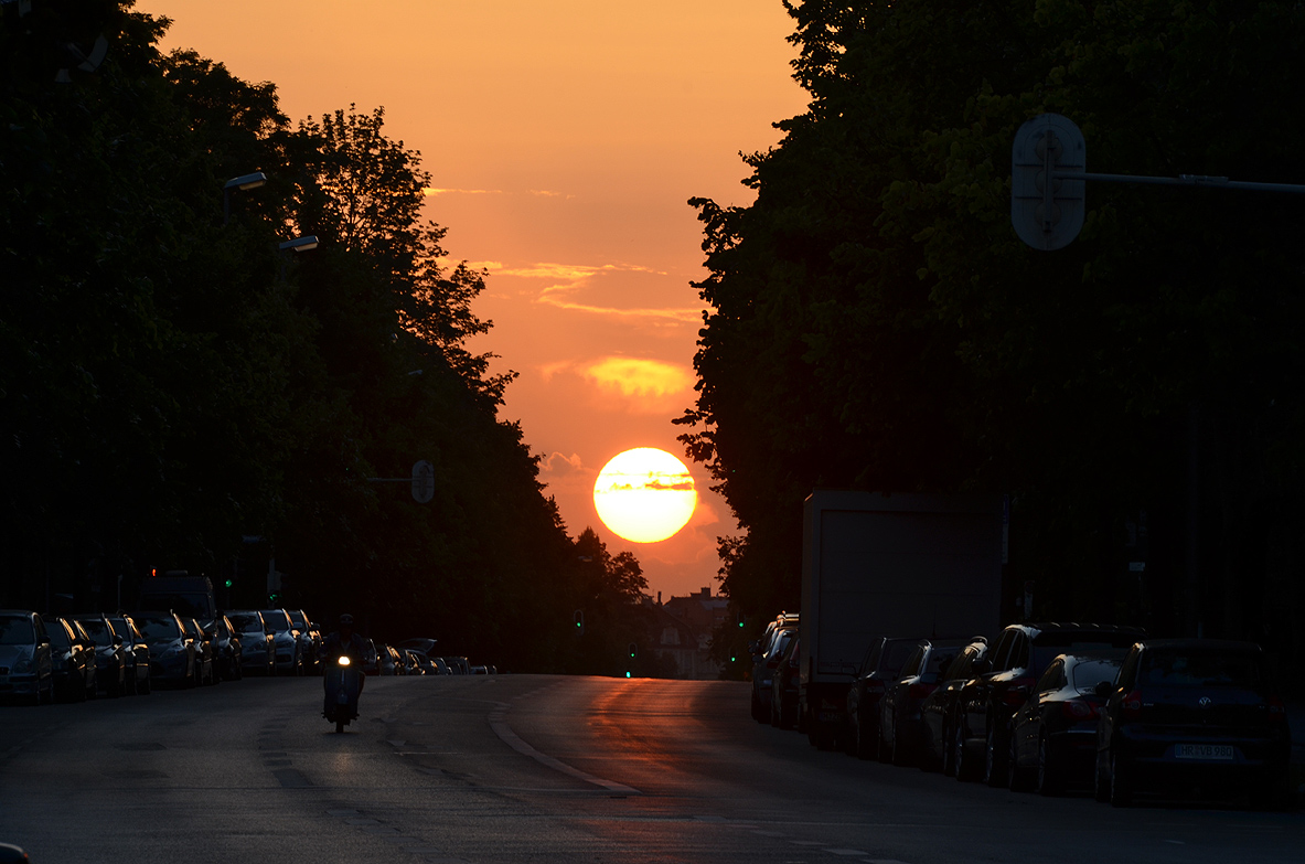 Nymphenburger Strasse at sunset